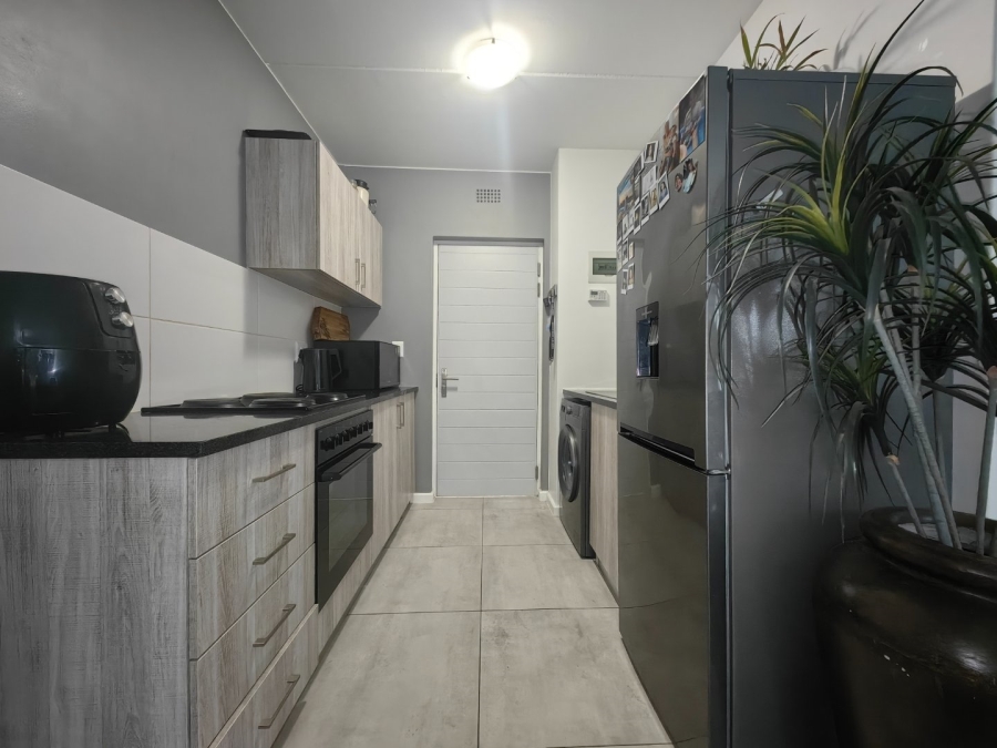 2 Bedroom Property for Sale in Aan de Wijnlanden Western Cape